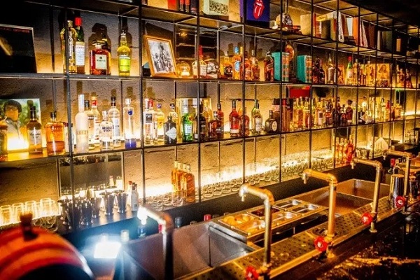 Cómo el bar ofrece tragos tirados en canilla – Info